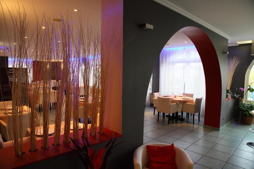 Logis Hotel Restaurant Le Castel Fleuri Saint-Jean-en-Royans Zewnętrze zdjęcie