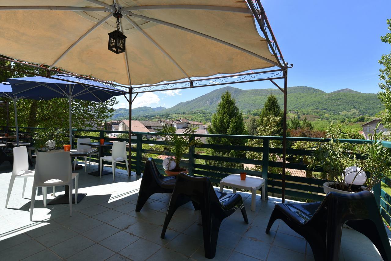 Logis Hotel Restaurant Le Castel Fleuri Saint-Jean-en-Royans Zewnętrze zdjęcie