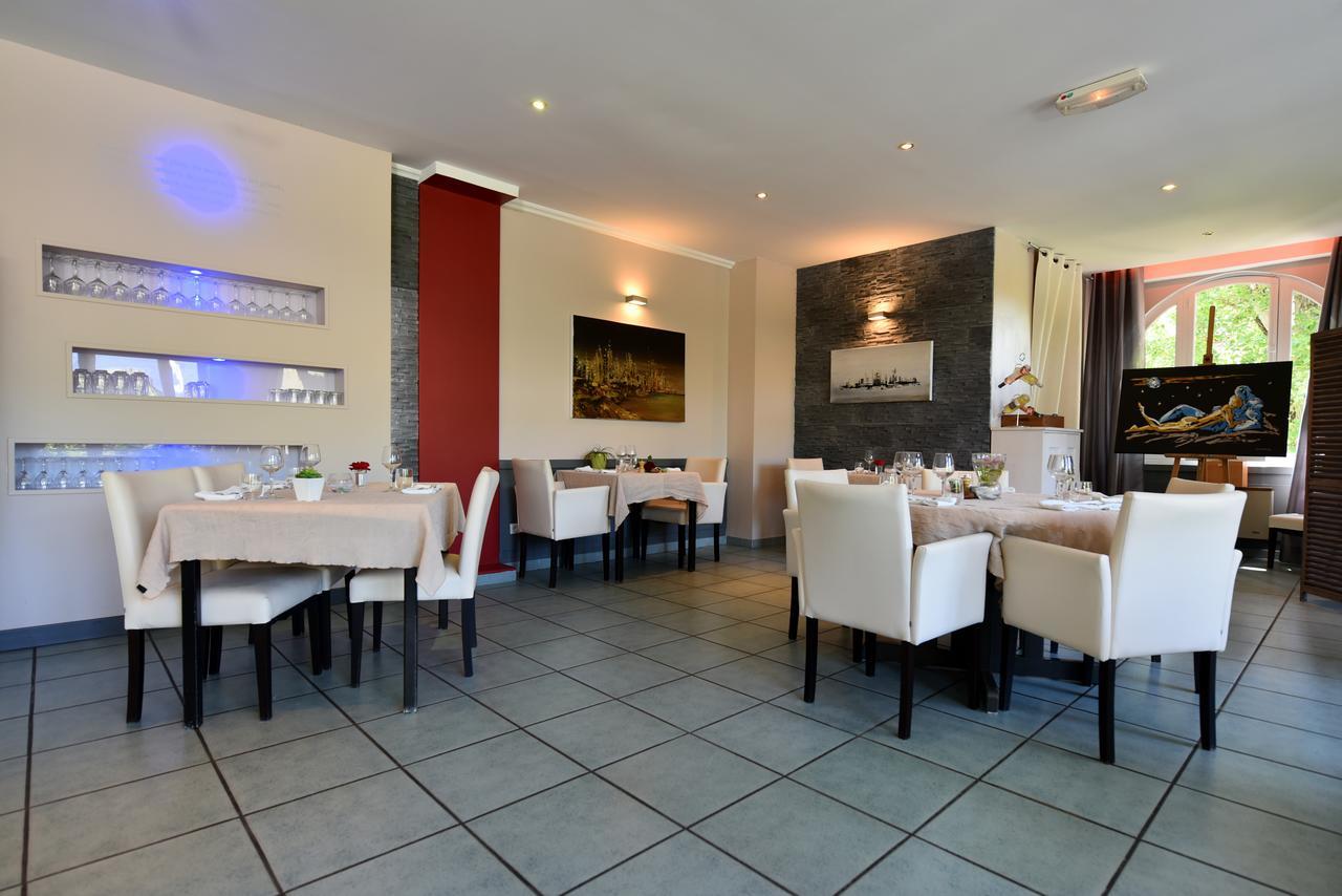 Logis Hotel Restaurant Le Castel Fleuri Saint-Jean-en-Royans Zewnętrze zdjęcie