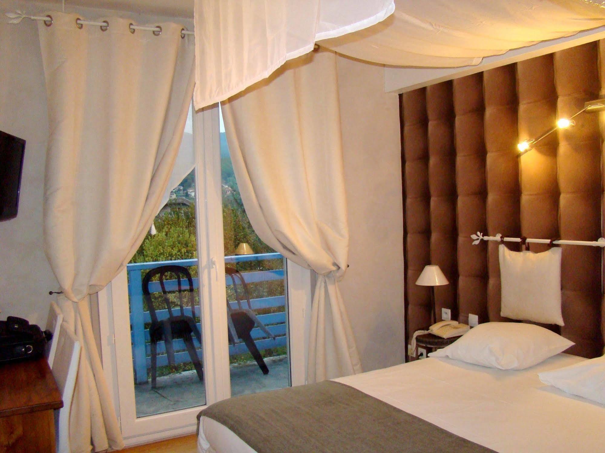 Logis Hotel Restaurant Le Castel Fleuri Saint-Jean-en-Royans Zewnętrze zdjęcie